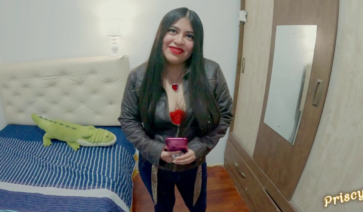 Mexicana Secretary Gives Boss Oral