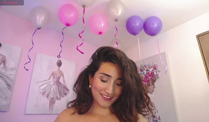 Petite Latina MILF Gives Closeup Blowjob