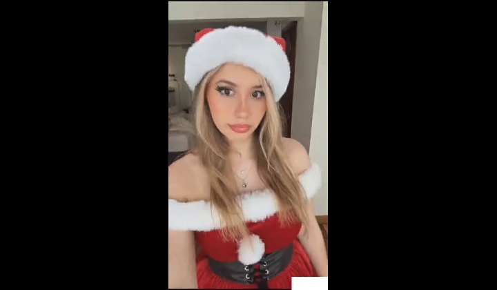 Colombian Streamer Riding Huge Cock During Holiday Livestream