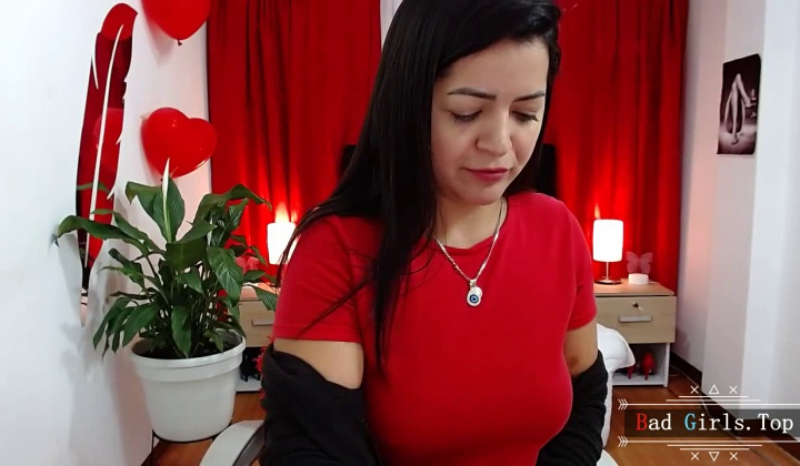 Natural Big Boobs Latina MILF Webcam Show