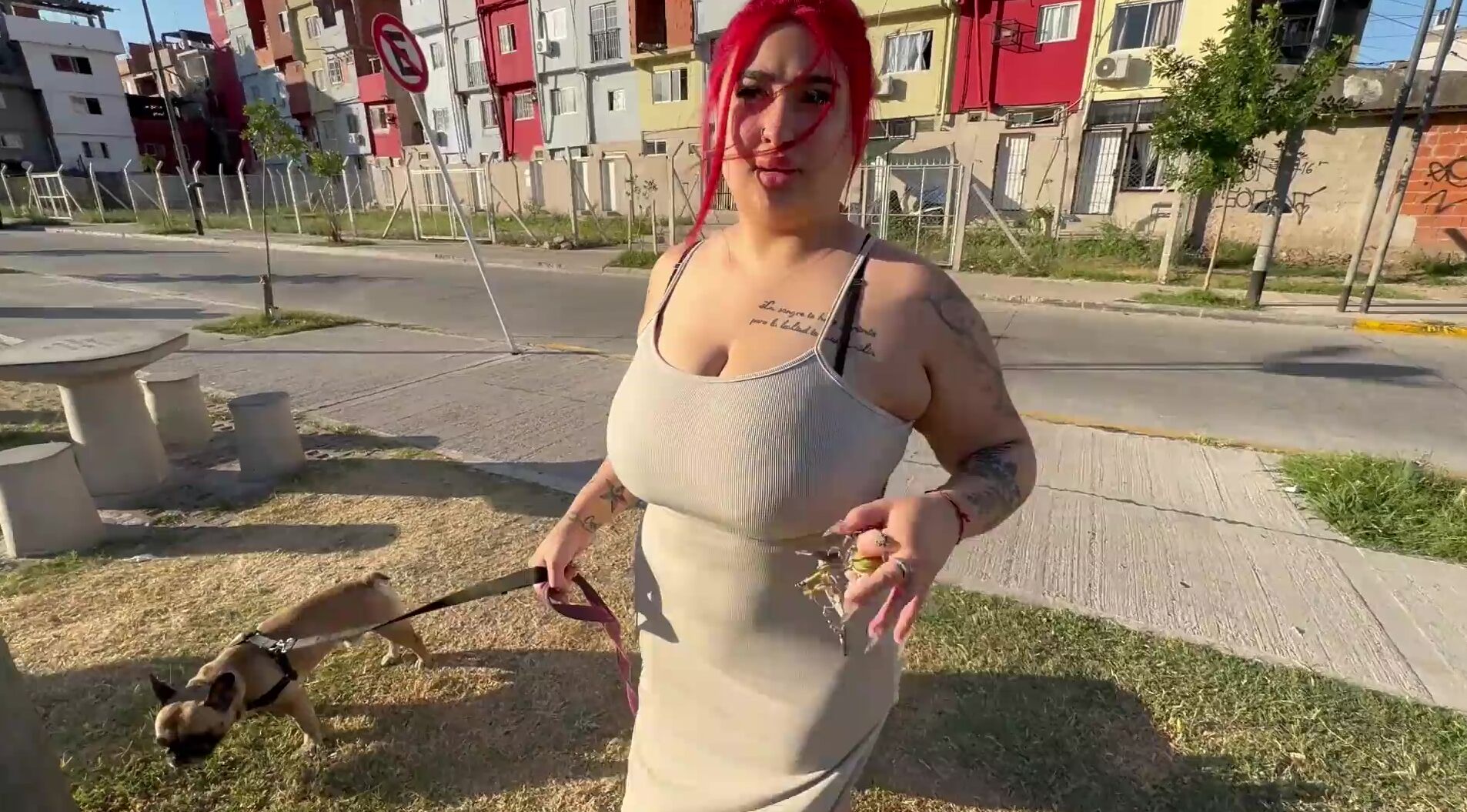 Colombiana Fan Picks Up Latina For Hard Street Sex