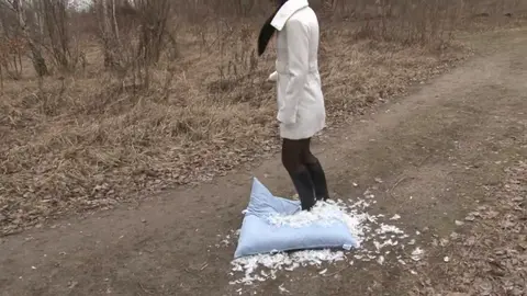 Latina Big Woman Trampling Pillow in 3D Amateurs BDSM Scene