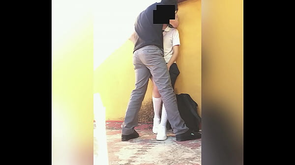 Quickie Sex Behind Mexican School Classrooms - Amateur