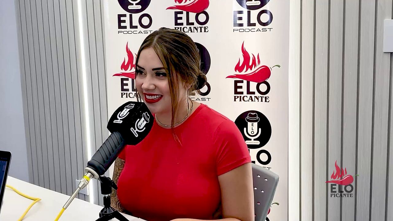 Latina Blonde Chokes with Banana
