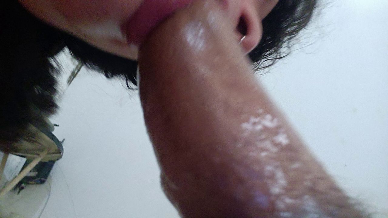 Latina Babe Enjoys Deepthroat Action