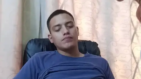 Mexican Office Worker Caught Having Secret Blowjob at Desk