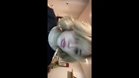 Latina挑战街头性爱：敢在陌生人面前做吗？